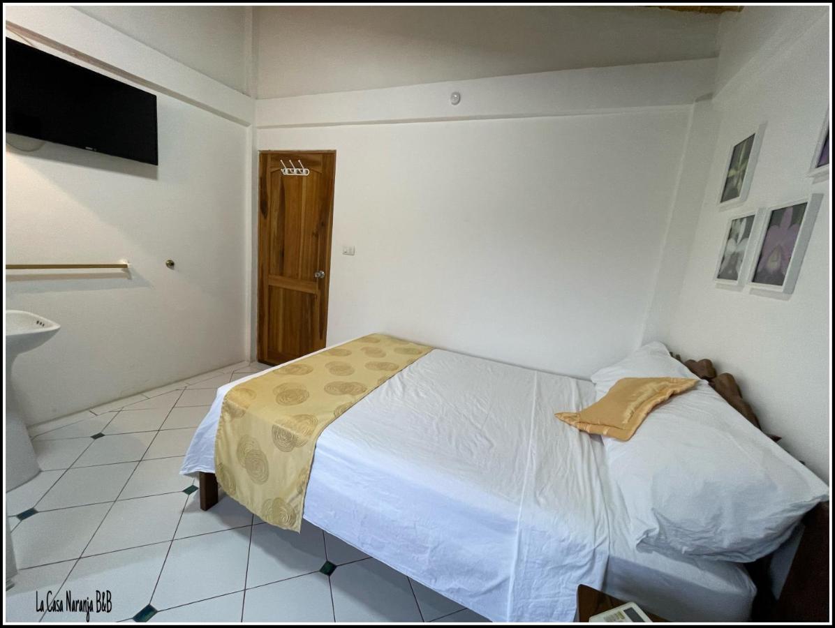 La Casa Naranja Bed And Breakfast Olon Exterior photo